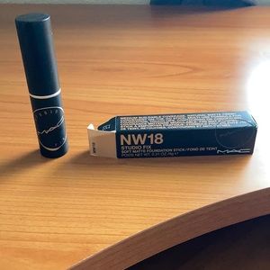 Mac Studio Fox Soft Matte Foundation Stick